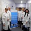 Image of Dame Chi Onwurah MP visits Newcastle pathology labs