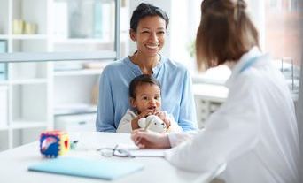 Paediatric-pathology---women-with-baby-talking-to-doctor_edit.jpg